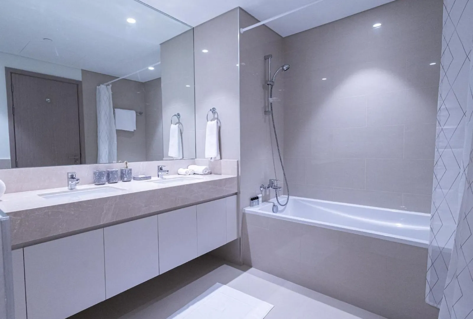 Mh- Act Tower - Downtown 2Bhk-Ref 4104 Apartment Dubai