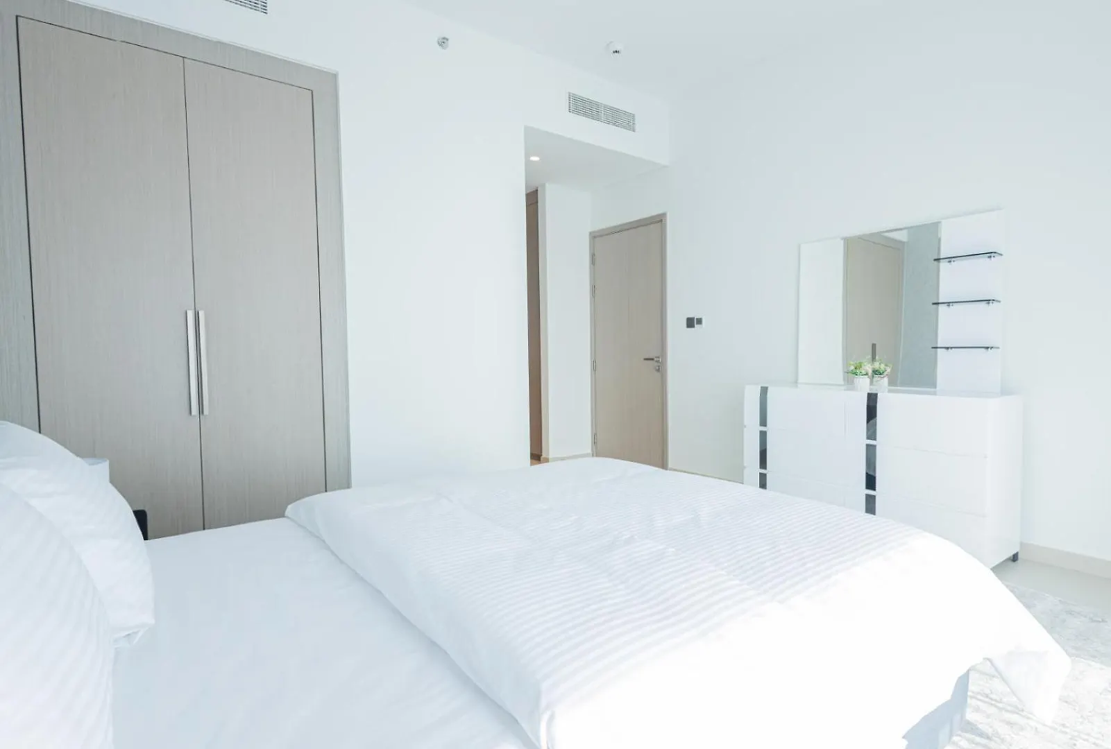 Mh- Act Tower - Downtown 2Bhk-Ref 4104 Apartment Dubai 0*,  United Arab Emirates